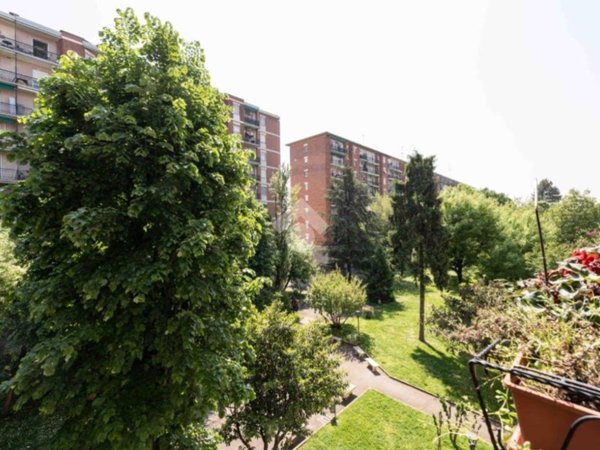 appartamento in vendita a Milano in zona Barona