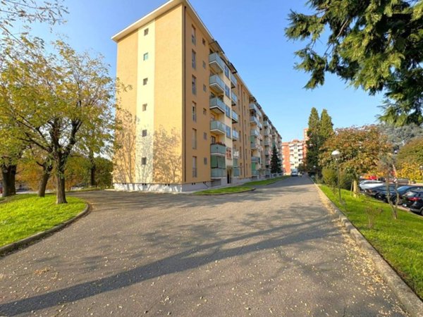 appartamento in vendita a Milano in zona Trenno