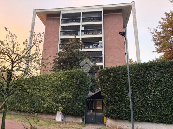 appartamento in vendita a Milano in zona Gallaratese
