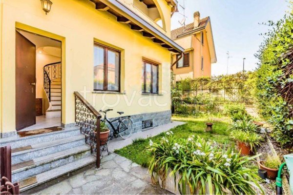 casa indipendente in vendita a Milano in zona Bovisasca