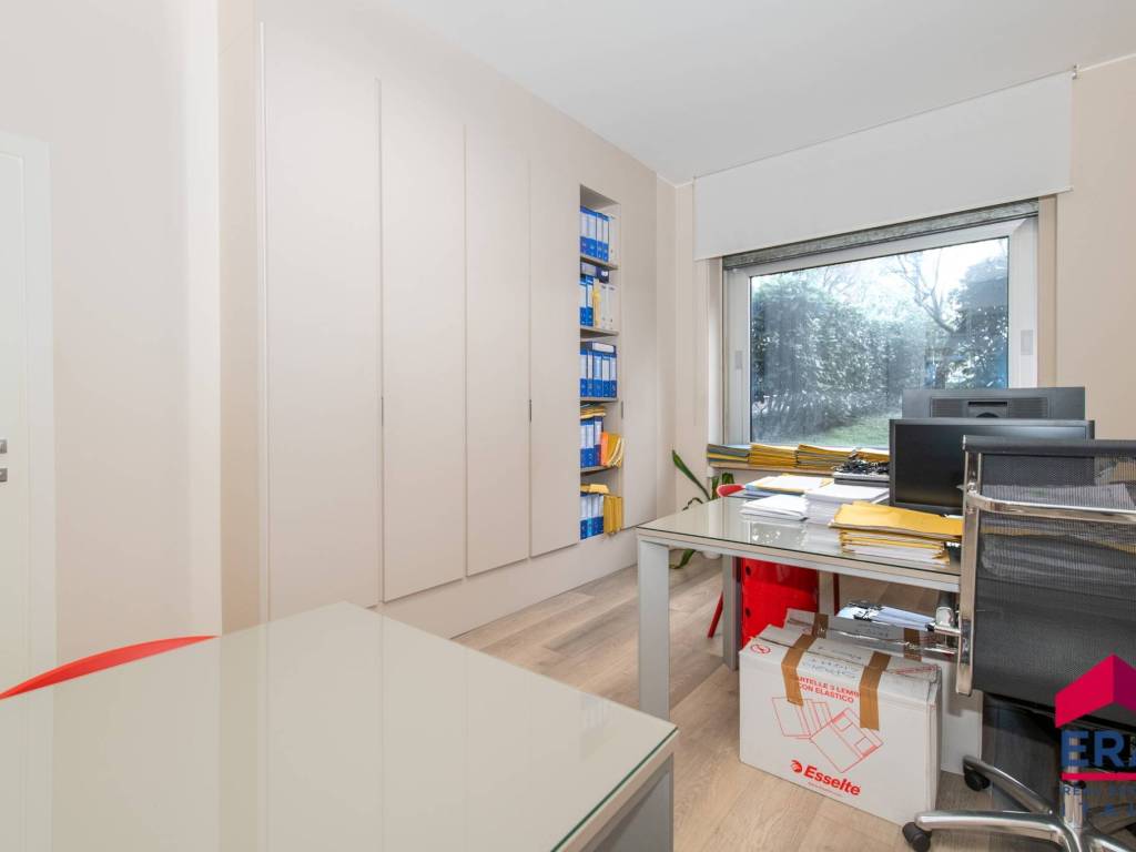 ufficio in vendita a Milano in zona Porta Romana