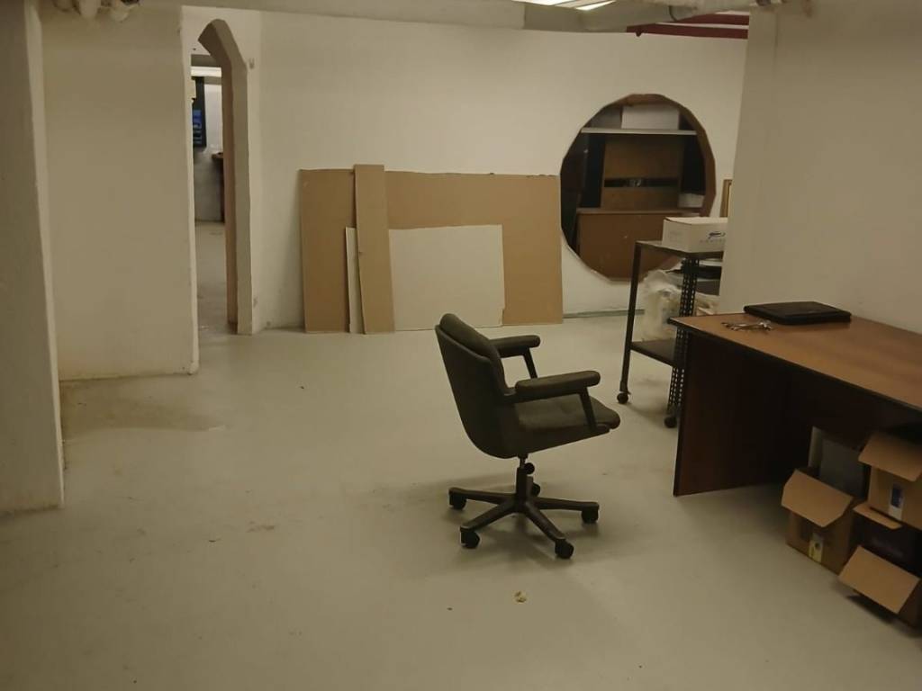 locale commerciale in vendita a Milano in zona Città Studi