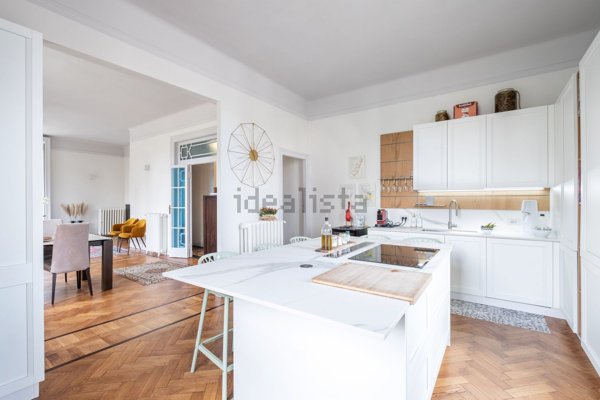 appartamento in vendita a Milano in zona Bocconi