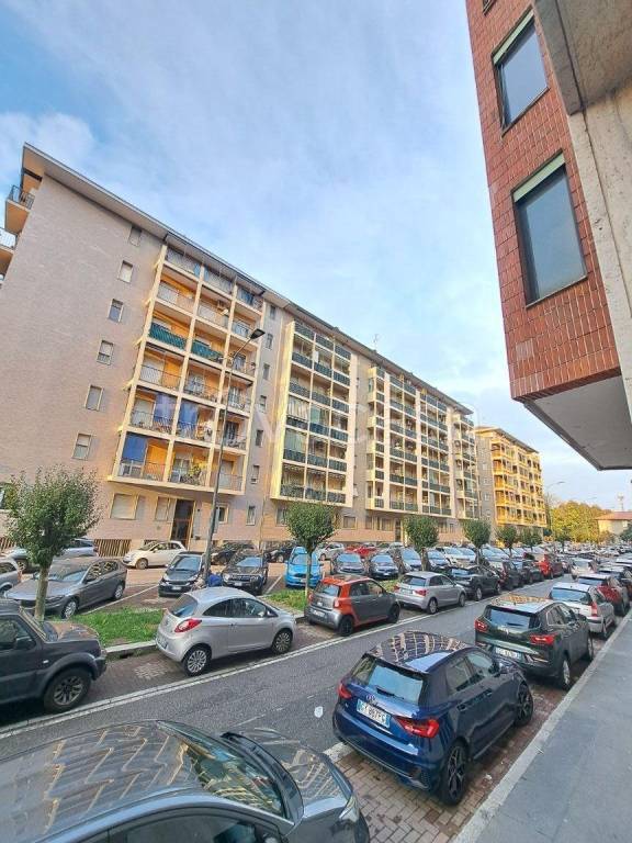 appartamento in vendita a Milano in zona Gorla