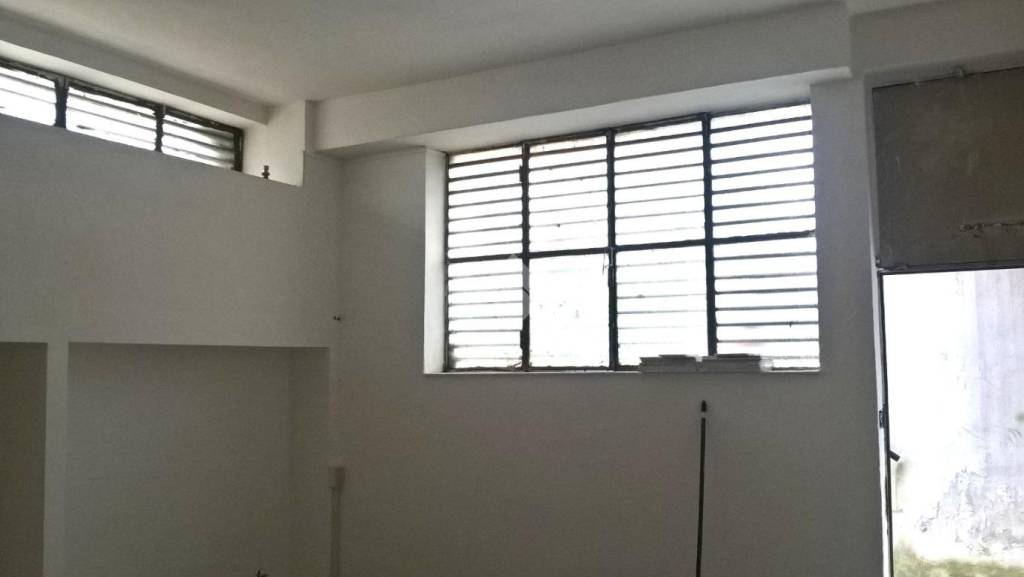 negozio in vendita a Milano in zona Crescenzago