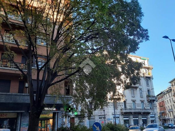 negozio in vendita a Milano in zona Centro Direzionale