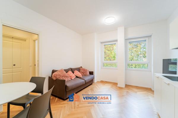 appartamento in vendita a Milano in zona Bullona