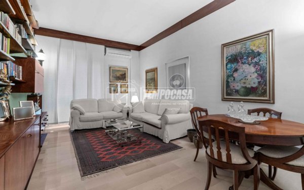 appartamento in vendita a Milano in zona Morivione