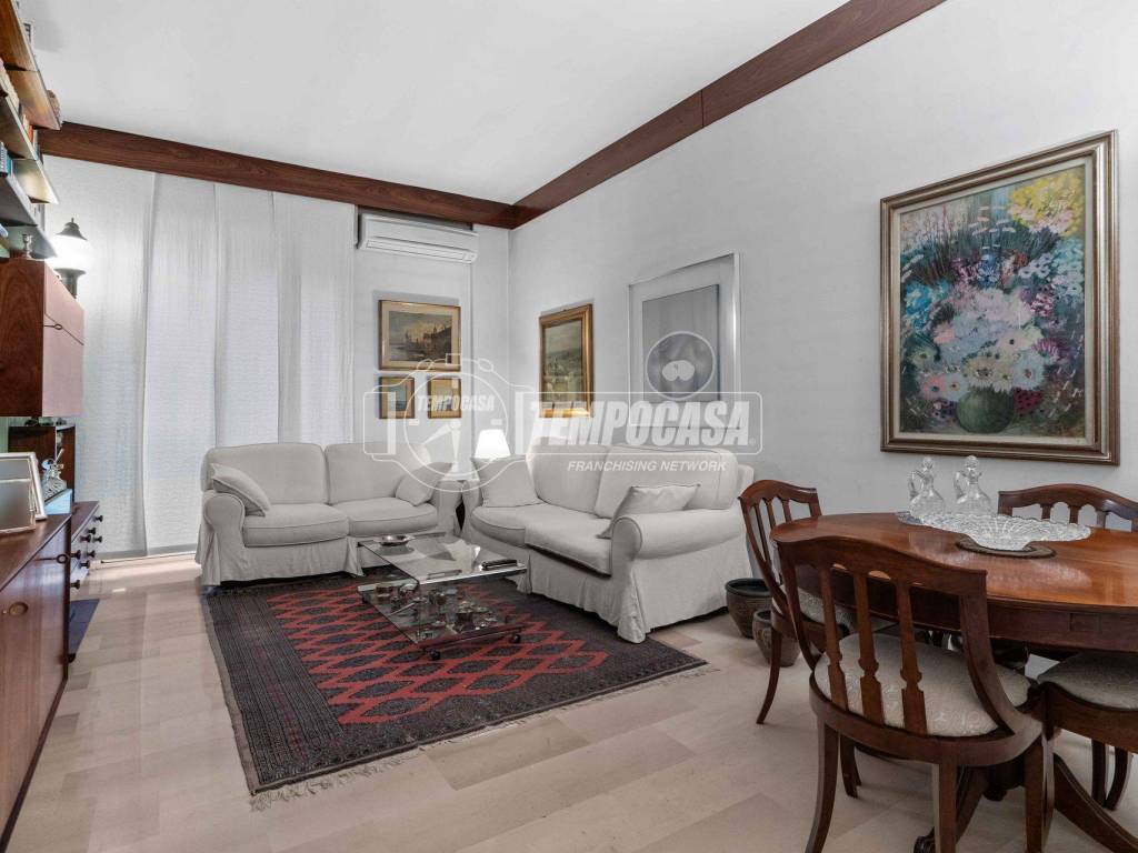 appartamento in vendita a Milano in zona Morivione