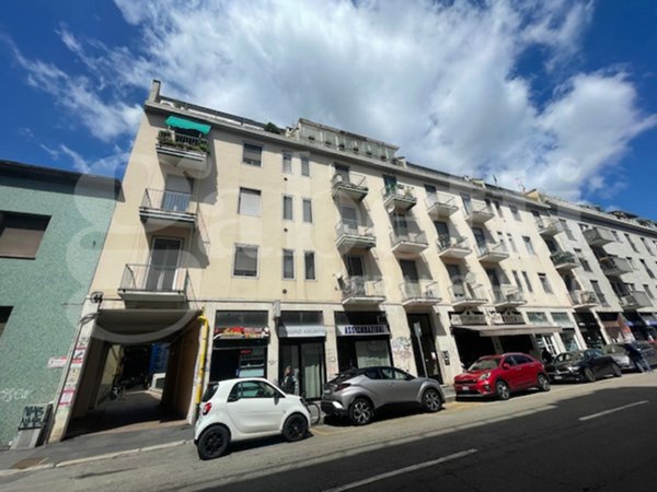 negozio in vendita a Milano in zona Famagosta