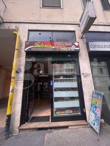 negozio in vendita a Milano in zona Famagosta