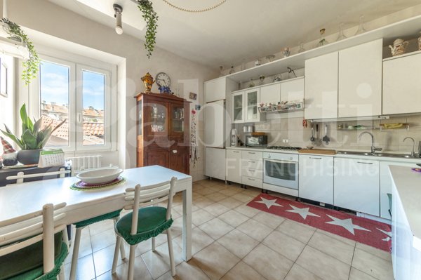 appartamento in vendita a Milano in zona Porta Garibaldi