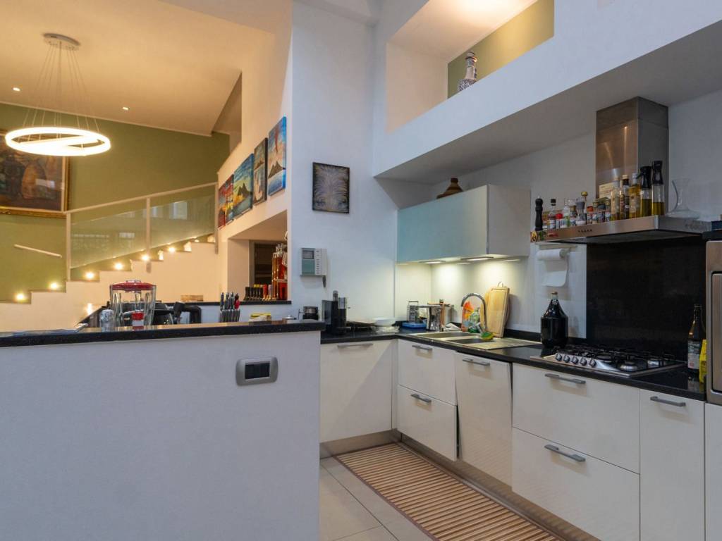 appartamento in vendita a Milano in zona Solari