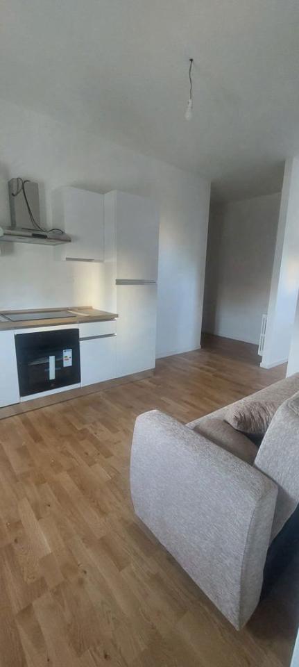 appartamento in vendita a Milano in zona Famagosta