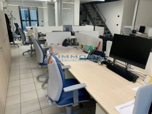 ufficio in vendita a Milano in zona Greco