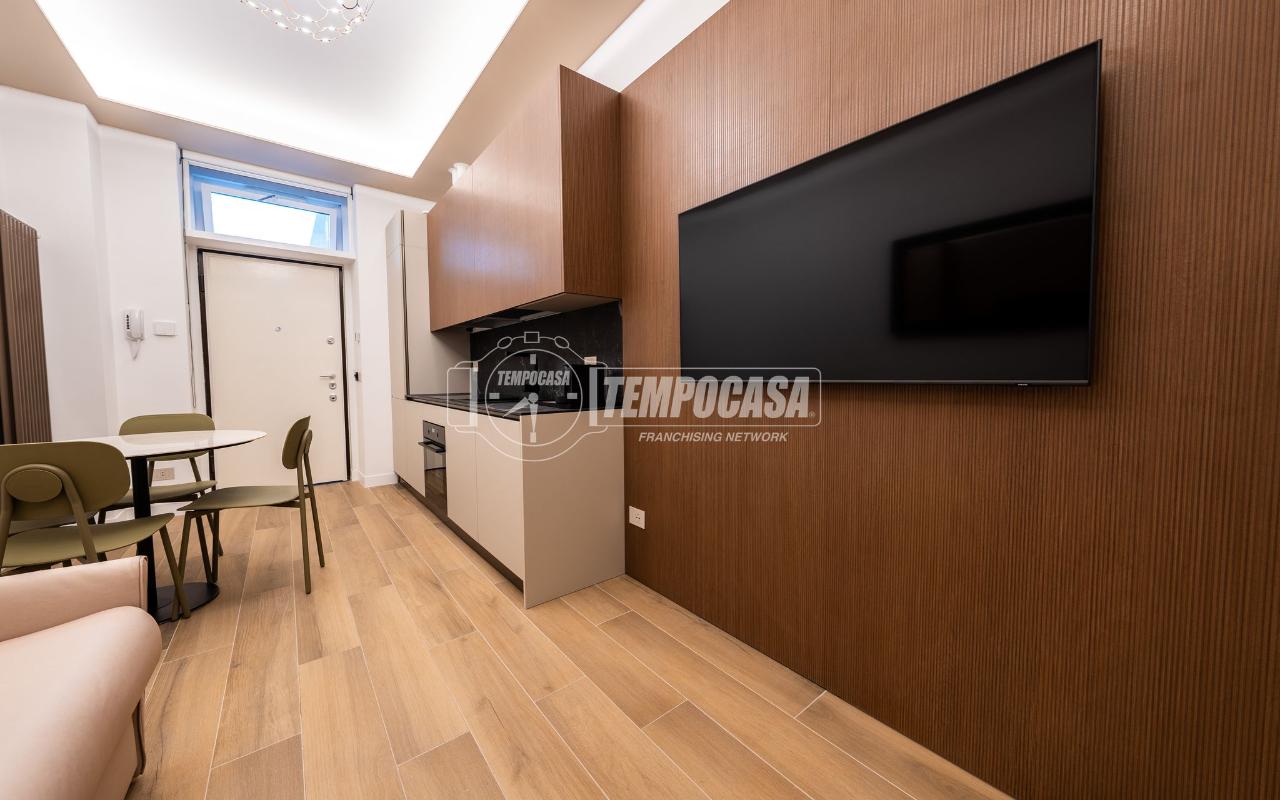 appartamento in vendita a Milano in zona Porta Nuova