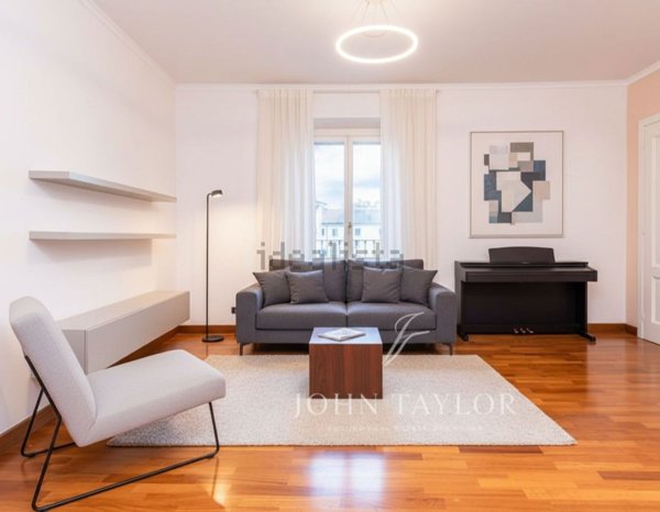 appartamento in vendita a Milano in zona Porta Genova