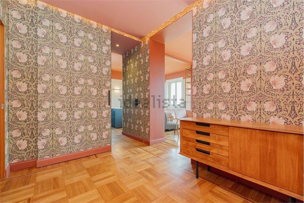 appartamento in vendita a Milano in zona Bocconi