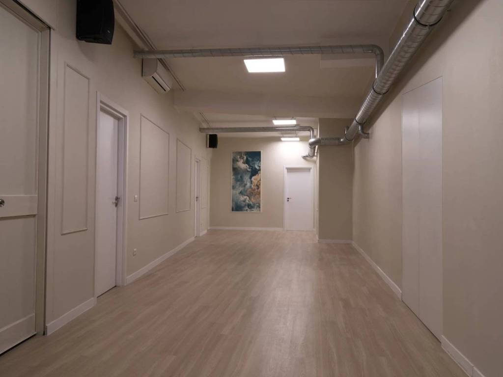 negozio in vendita a Milano in zona Porta Nuova
