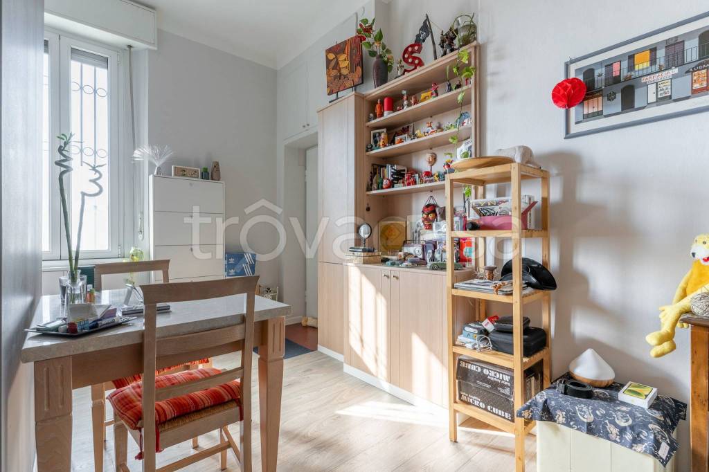 appartamento in vendita a Milano in zona Bocconi