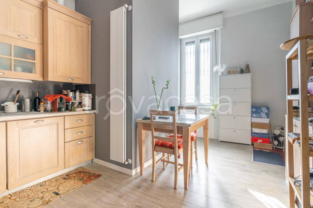 appartamento in vendita a Milano in zona Famagosta