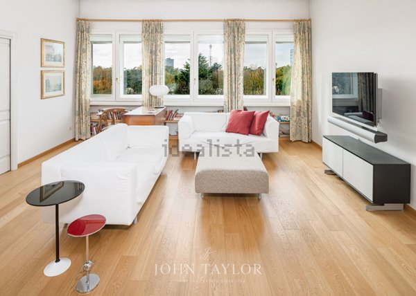 appartamento in vendita a Milano in zona Cadorna