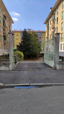negozio in vendita a Milano in zona Quarto Oggiaro