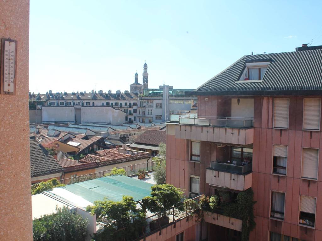 appartamento in vendita a Milano in zona Porta Genova