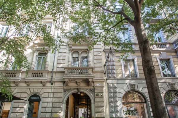 appartamento in vendita a Milano in zona Cadorna