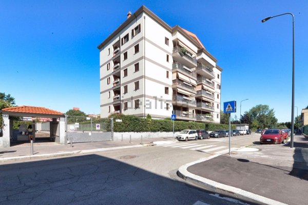 appartamento in vendita a Milano in zona Bruzzano