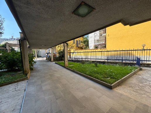 appartamento in vendita a Milano in zona Barona