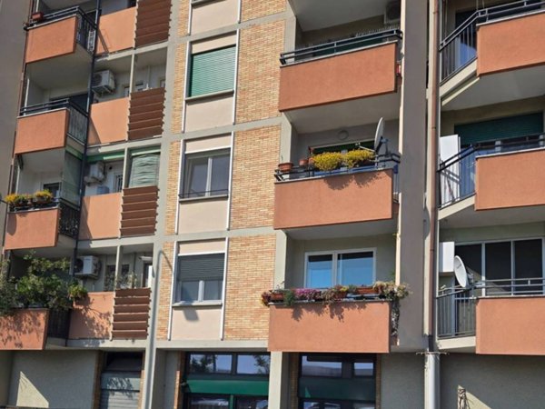 appartamento in vendita a Milano in zona Porta Vittoria