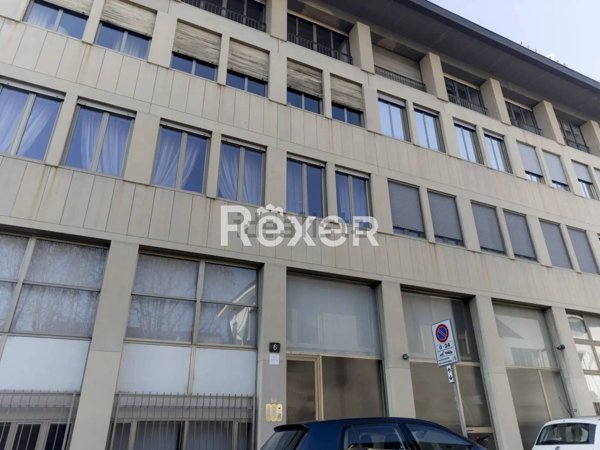 appartamento in vendita a Milano in zona Guastalla