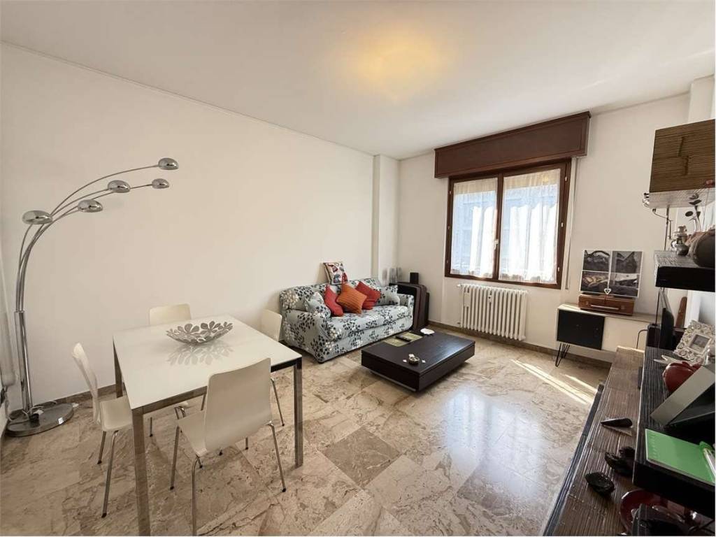 appartamento in vendita a Milano in zona Sempione