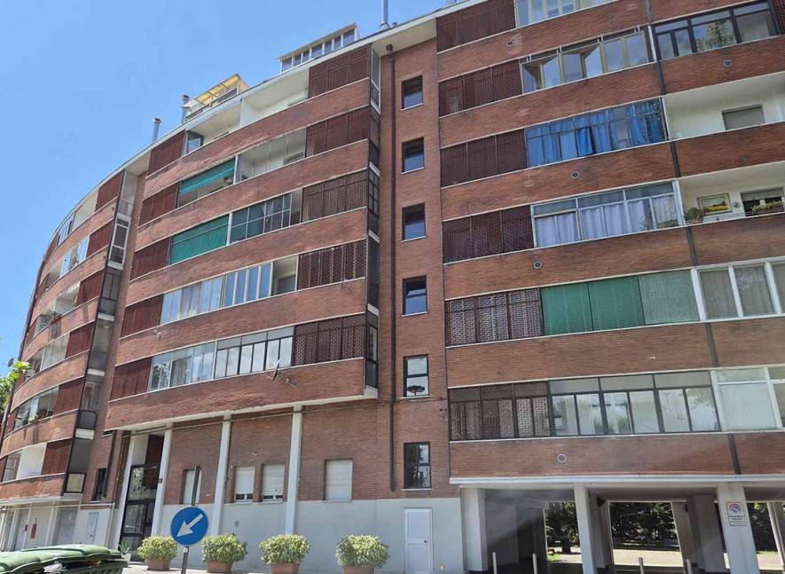 appartamento in vendita a Milano in zona Barona