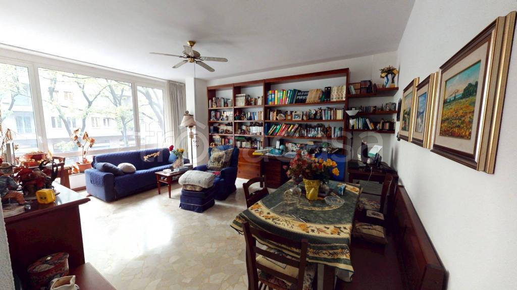 appartamento in vendita a Milano in zona Rembrandt