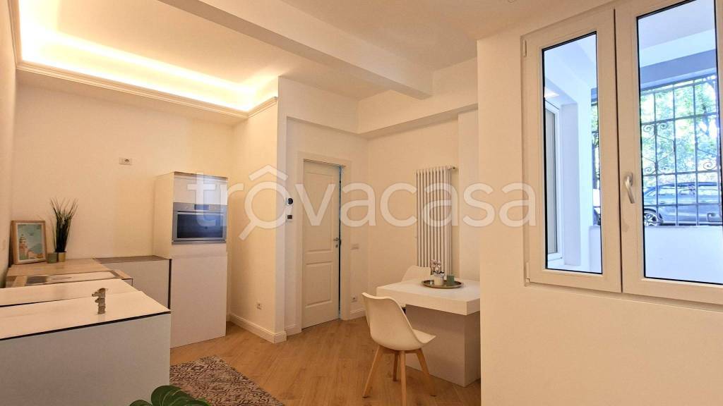 appartamento in vendita a Milano in zona Bocconi