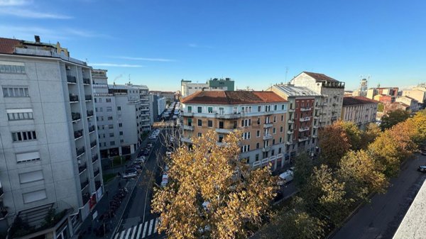 appartamento in vendita a Milano in zona Piazzale Lodi