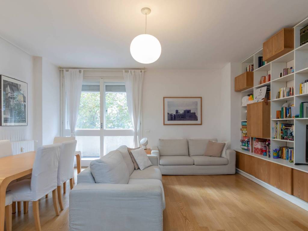 appartamento in vendita a Milano in zona Città Studi