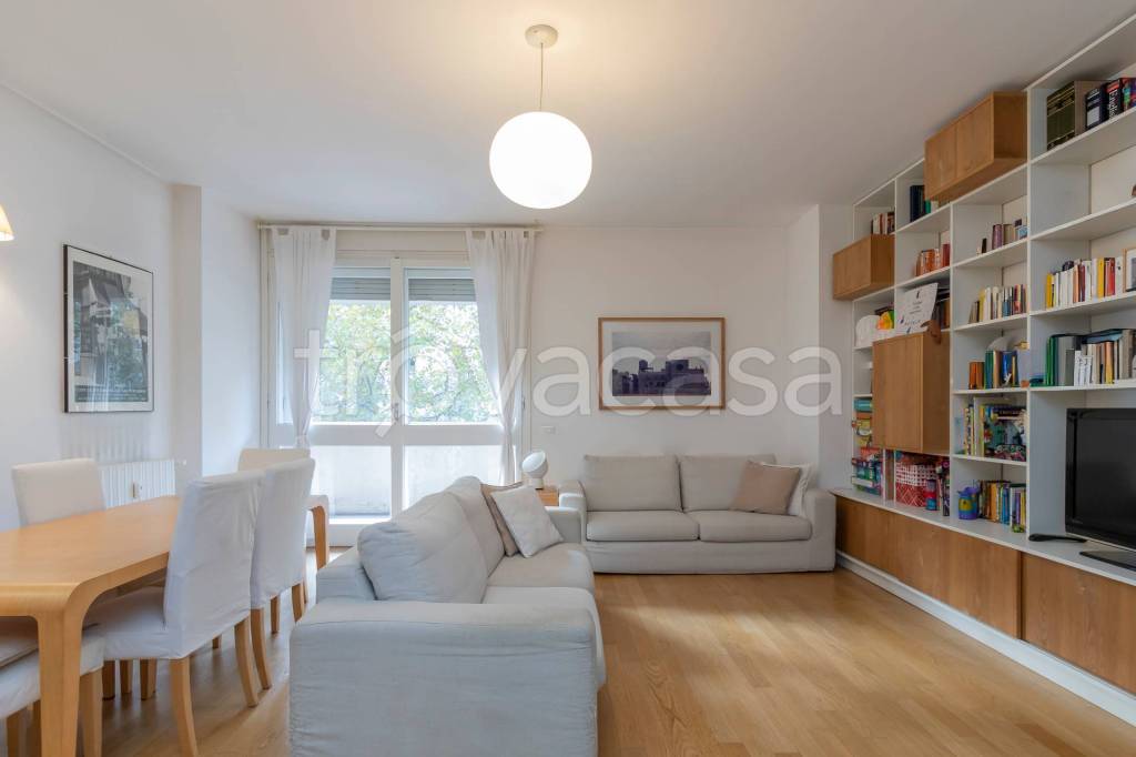 appartamento in vendita a Milano in zona Città Studi