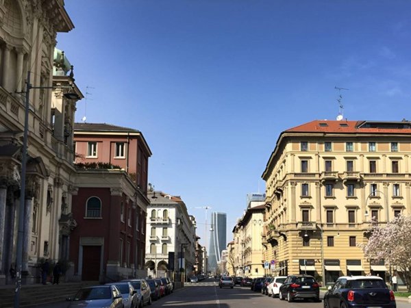 appartamento in vendita a Milano in zona Cadorna