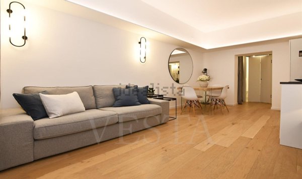 appartamento in vendita a Milano in zona Lorenteggio