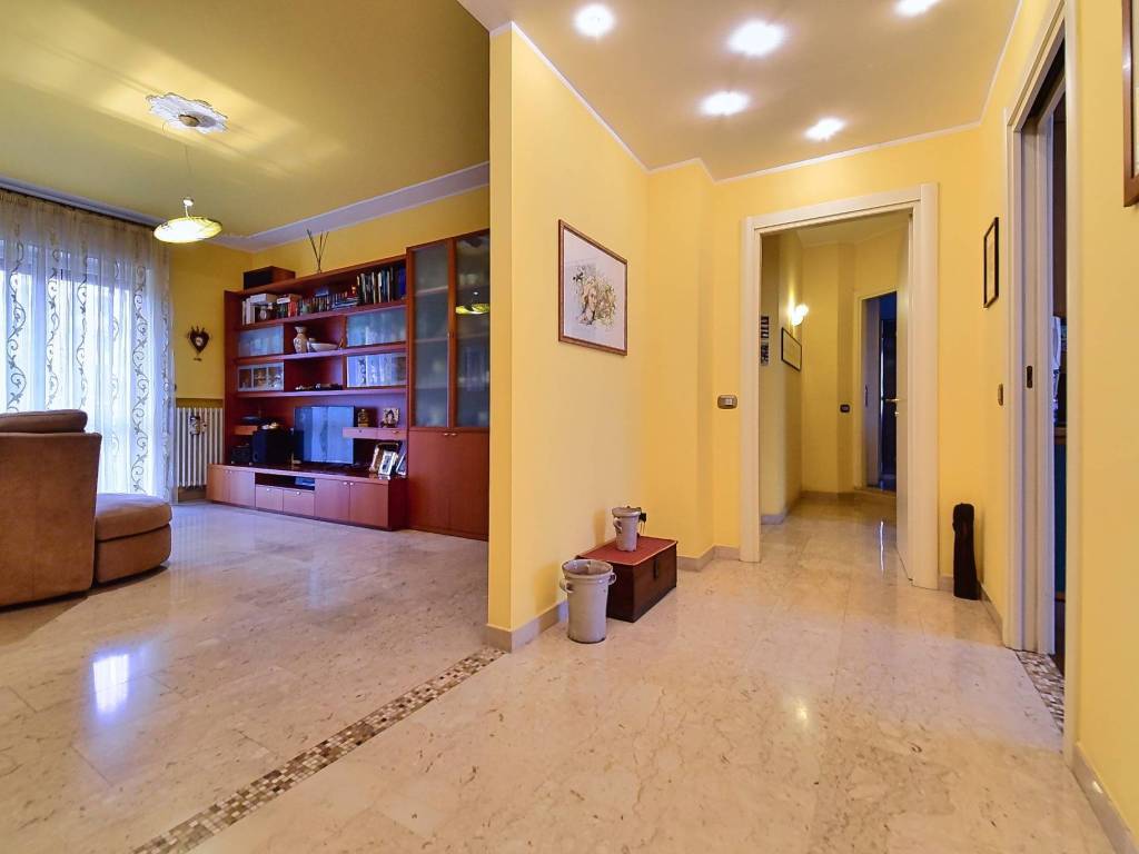 appartamento in vendita a Milano in zona Trenno