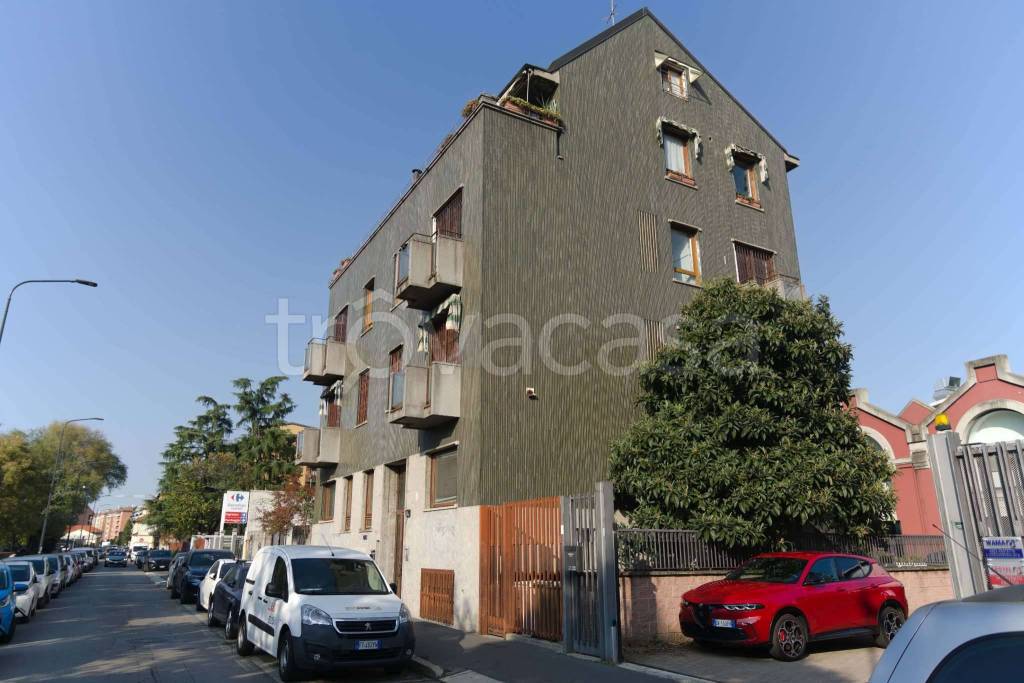 appartamento in vendita a Milano in zona Dergano