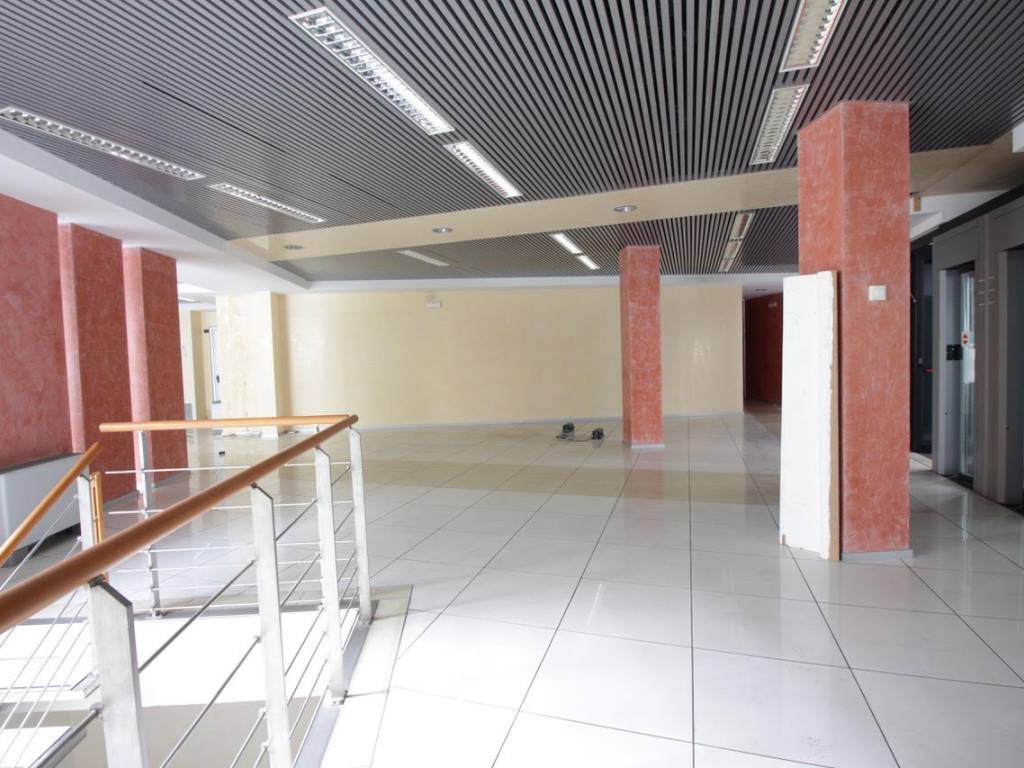 negozio in vendita a Milano in zona Lambrate