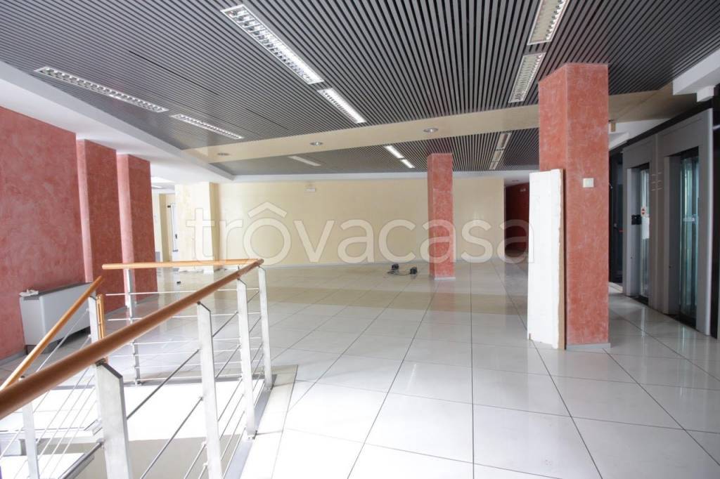 negozio in vendita a Milano in zona Lambrate