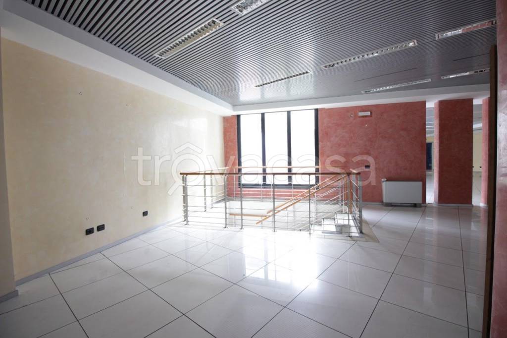 negozio in vendita a Milano in zona Lambrate