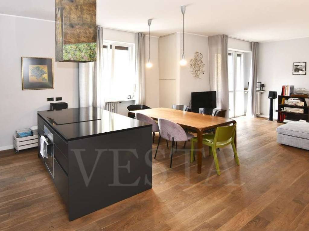 appartamento in vendita a Milano in zona Brera