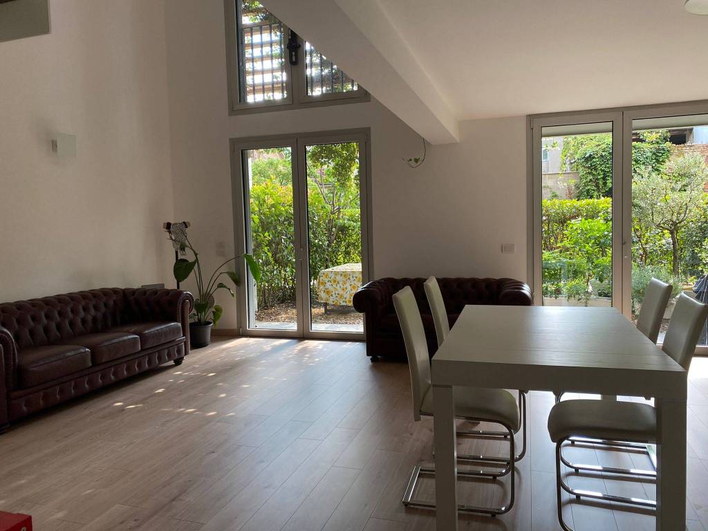 appartamento in vendita a Milano in zona Vigentino