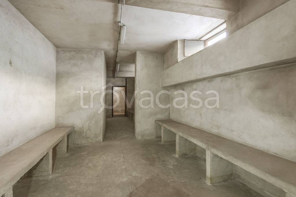 locale commerciale in vendita a Milano in zona Isola